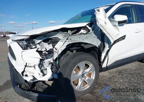 2019 Toyota Rav4 Xle z USA, uszkodzony, nr VIN JTMP1RFV6KD041070